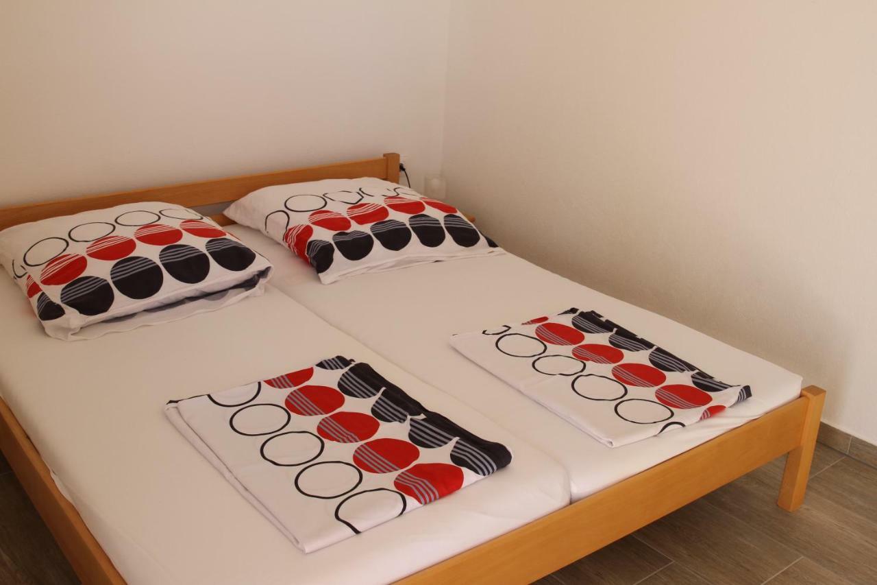 Apartmani Subasic Pag Town Εξωτερικό φωτογραφία