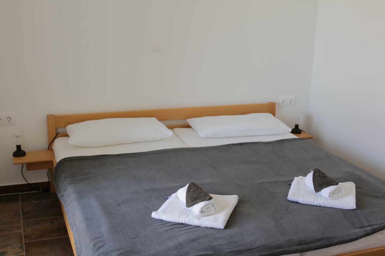 Apartmani Subasic Pag Town Εξωτερικό φωτογραφία