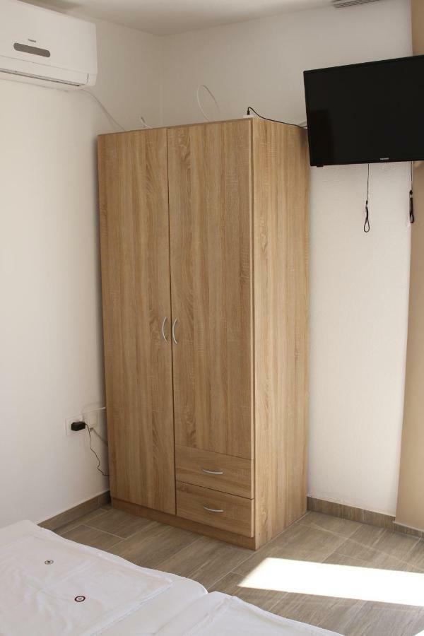 Apartmani Subasic Pag Town Εξωτερικό φωτογραφία