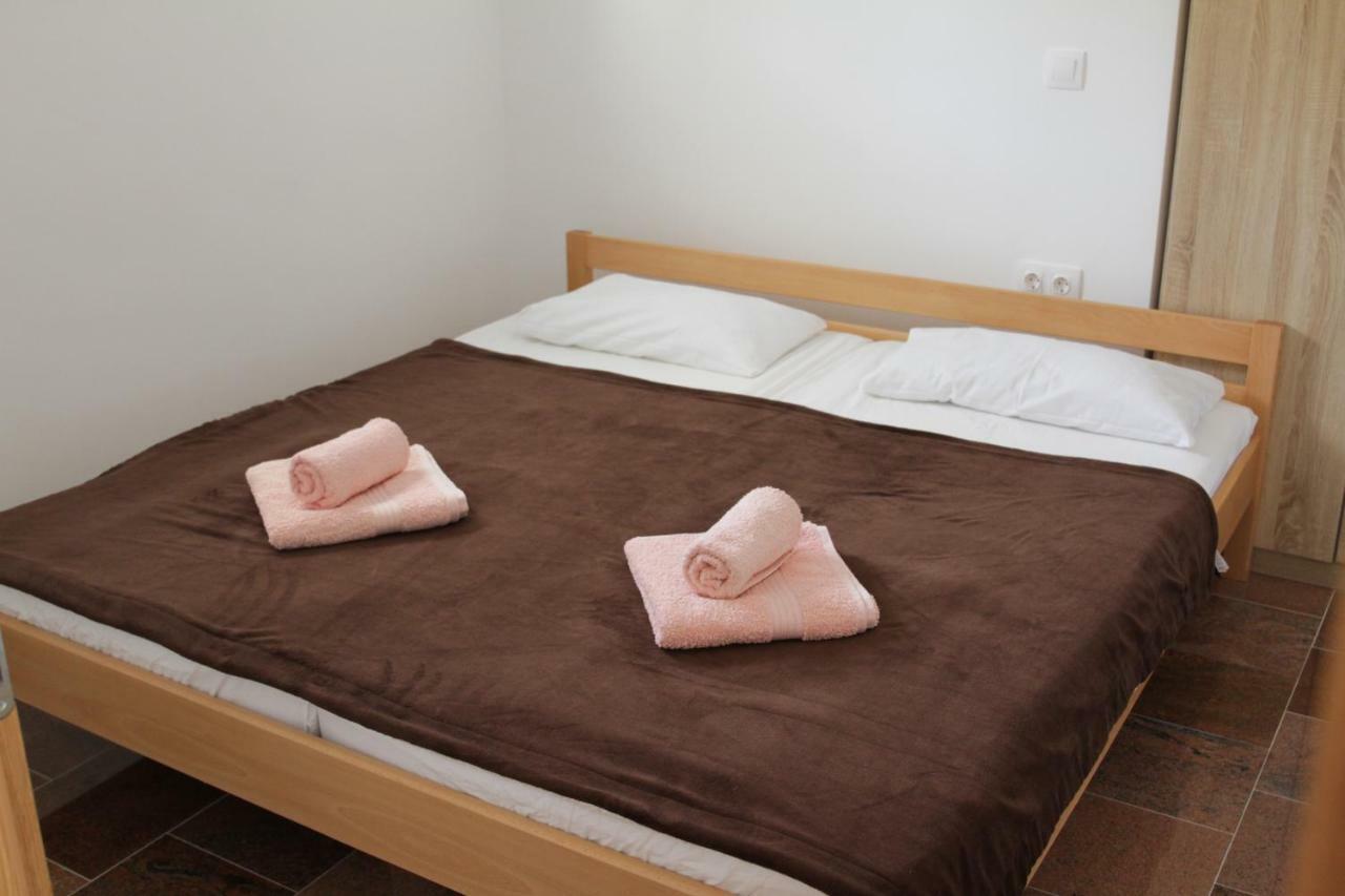 Apartmani Subasic Pag Town Εξωτερικό φωτογραφία